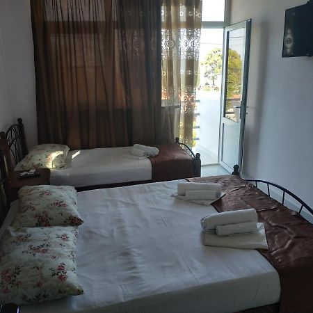Guest House U Antoniny กากรา ภายนอก รูปภาพ